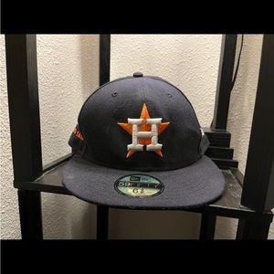 This is a Houston Astros New Era 59Fifty 6 7/8 Cap, the condition it’s used